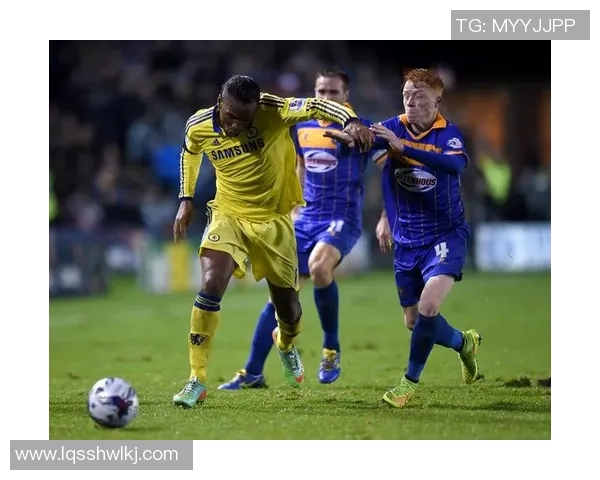 上海足球队耐力争议引发热议球迷与专家观点碰撞分析